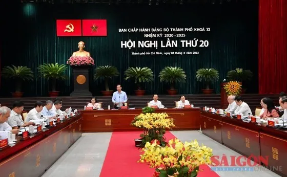 Thành ủy TPHCM tổ chức hội nghị sơ kết giữa nhiệm kỳ và triển khai Nghị quyết 98