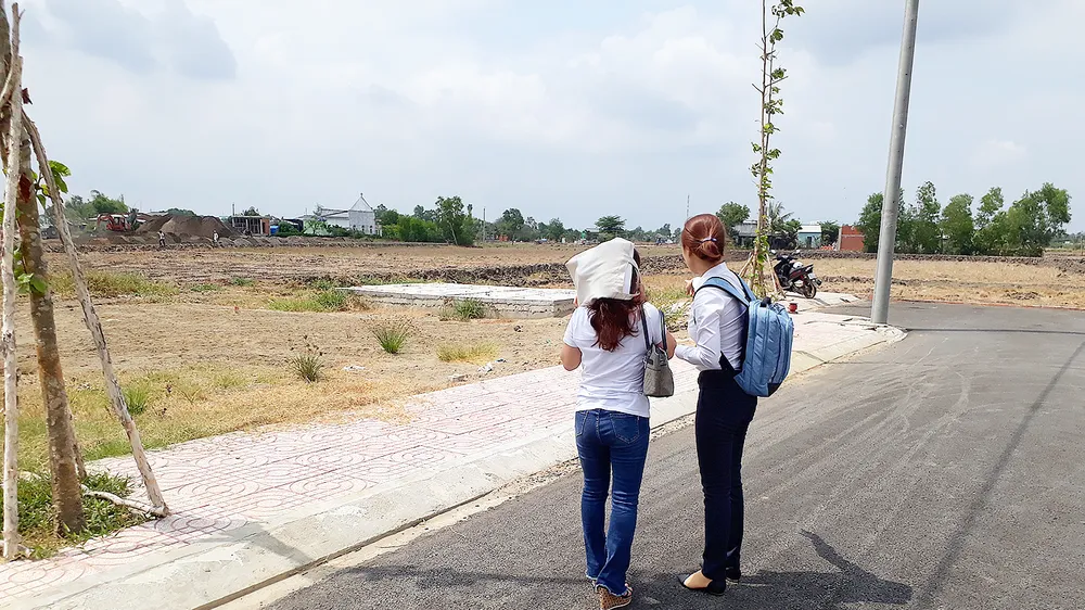 Khoảnh đất đang san lấp, đã được rao bán đất nền dự án khu dân cư ở huyện Cần Giuộc, tỉnh Long An