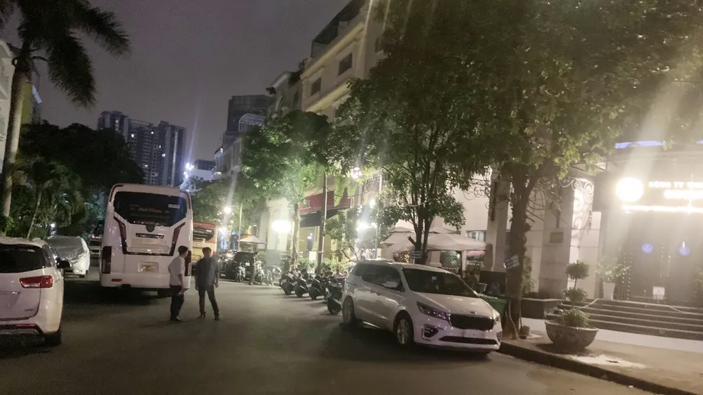Triệt phá tụ điểm mại dâm cho người nước ngoài Luxury Business Club