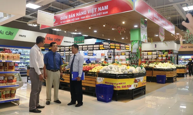 Co.opmart Buôn Hồ khai trương điểm bán hàng Việt