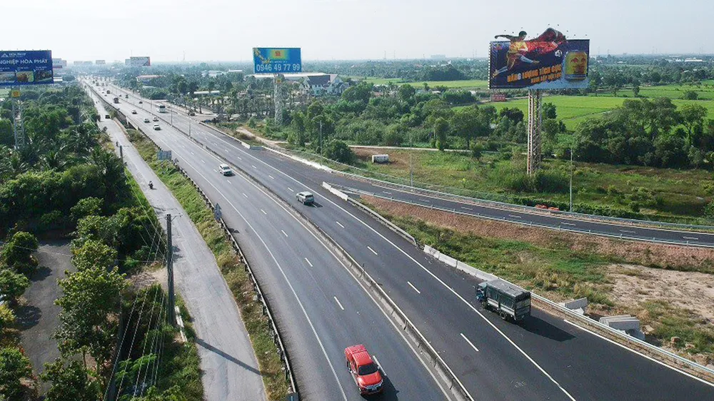 Đường về tết gần hơn - Bài 1: “Giải vây” vùng kinh tế trọng điểm phía Nam