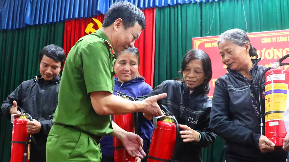 Trang bị tối thiểu 1 bình chữa cháy cho các hộ gia đình