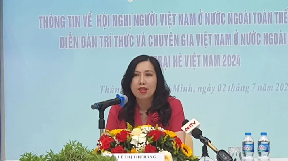 Thứ trưởng Bộ Ngoại giao, Chủ nhiệm Ủy ban Nhà nước về người Việt Nam ở nước ngoài Lê Thị Thu Hằng tại buổi họp báo