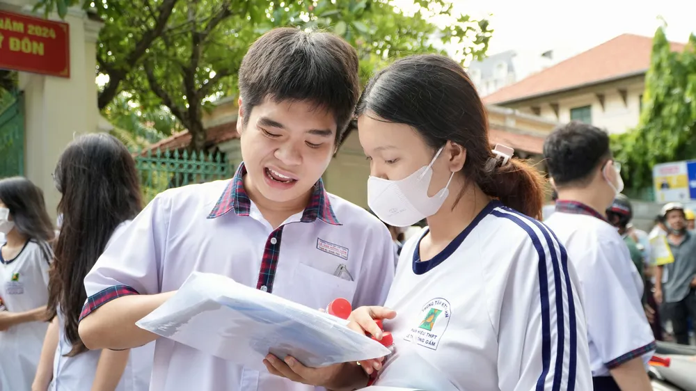 Thí sinh dự kỳ thi tốt nghiệp THPT 2024 tại điểm thi Trường THPT Lê Quý Đôn, quận 3, TPHCM. Ảnh: HOÀNG HÙNG