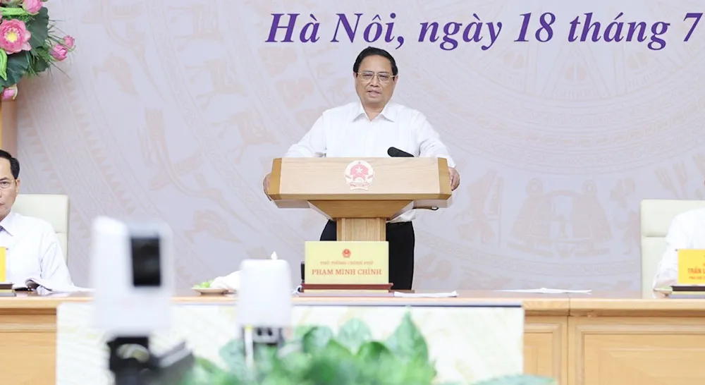 Thủ tướng Phạm Minh Chính phát biểu tại hội nghị, chiều 18-7. Ảnh: VIẾT CHUNG
