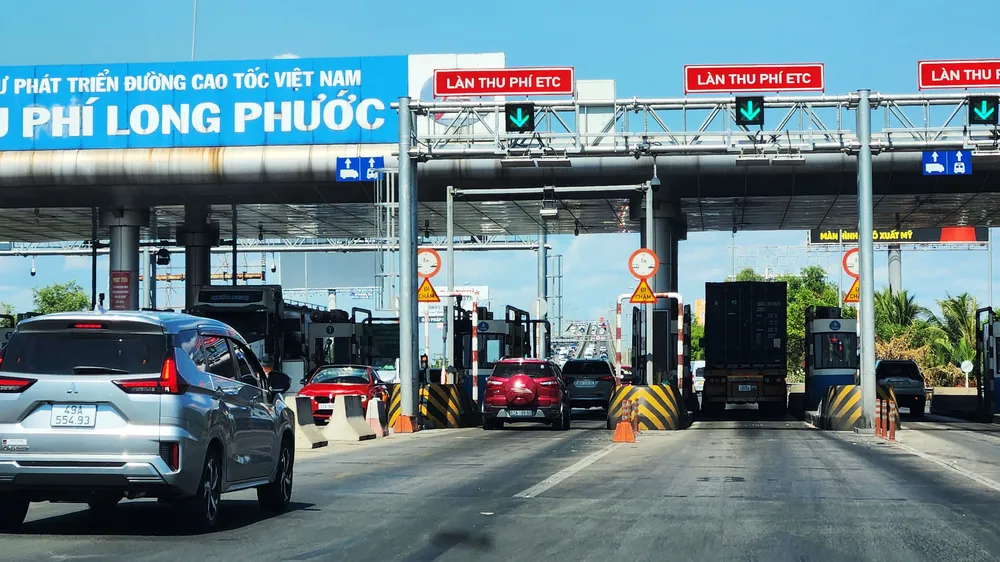 Giao thông trên tuyến cao tốc TPHCM - Long Thành: Cấp thiết khắc phục tình trạng ùn tắc