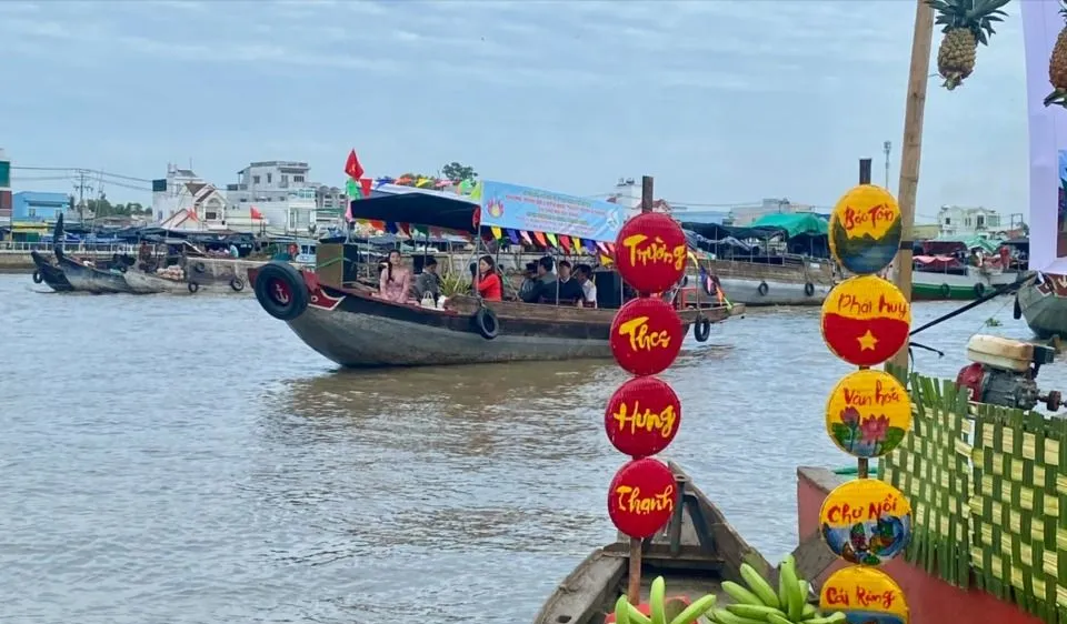 Tìm giải pháp kết nối tuyến du lịch đường sông liên vùng