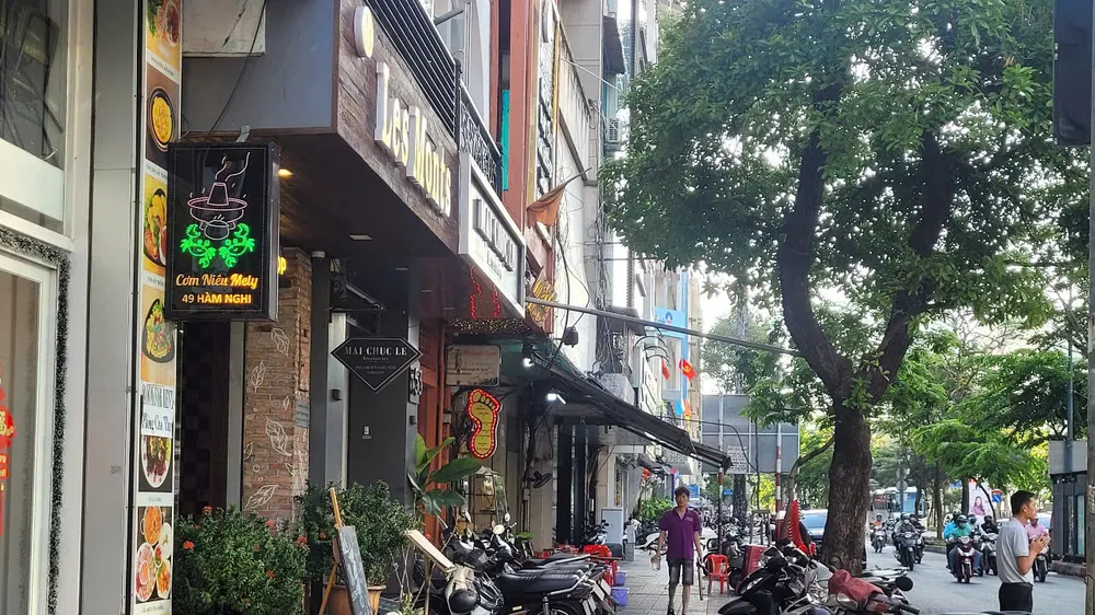 Tổ chức cho người dân sử dụng tạm một phần hè phố có thu phí: Hiệu quả bước đầu, đề xuất nhân rộng
