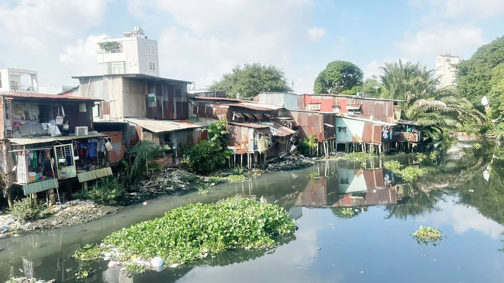 Di dời gần 40.000 căn nhà ở trên và ven kênh rạch TPHCM: Đảm bảo quyền lợi người dân, hướng đến phát triển đô thị bền vững