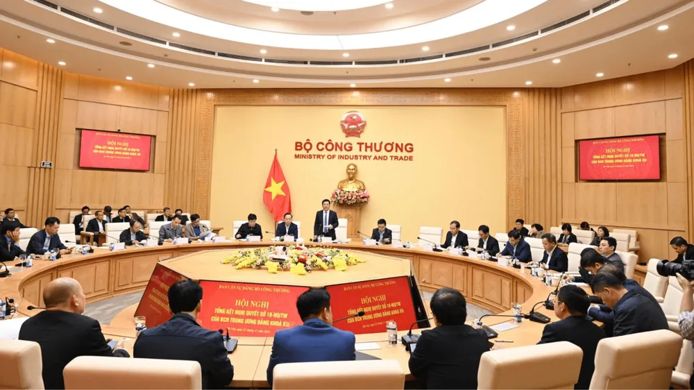Khẩn trương kiểm soát thương mại chiến lược, tránh chảy máu công nghệ nguồn