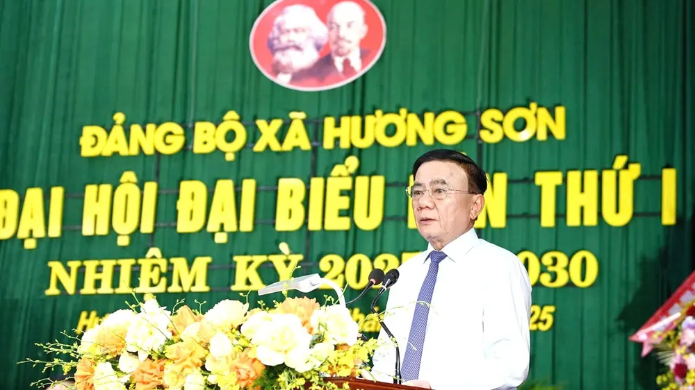 Thường trực Ban Bí thư Trần Cẩm Tú dự Đại hội Đảng bộ xã Hương Sơn, tỉnh Hà Tĩnh 