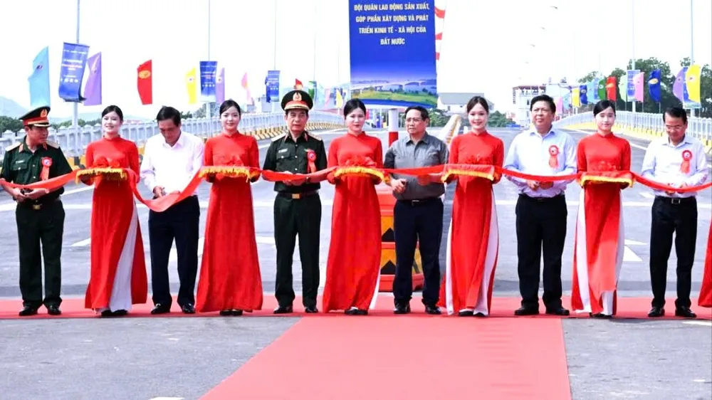 Cầu Phong Châu mới hoàn thành sớm, giúp dân Phú Thọ đi lại an toàn