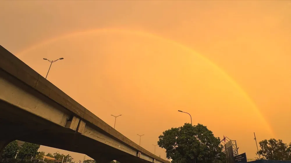 Hà Nội xuất hiện cầu vồng sớm