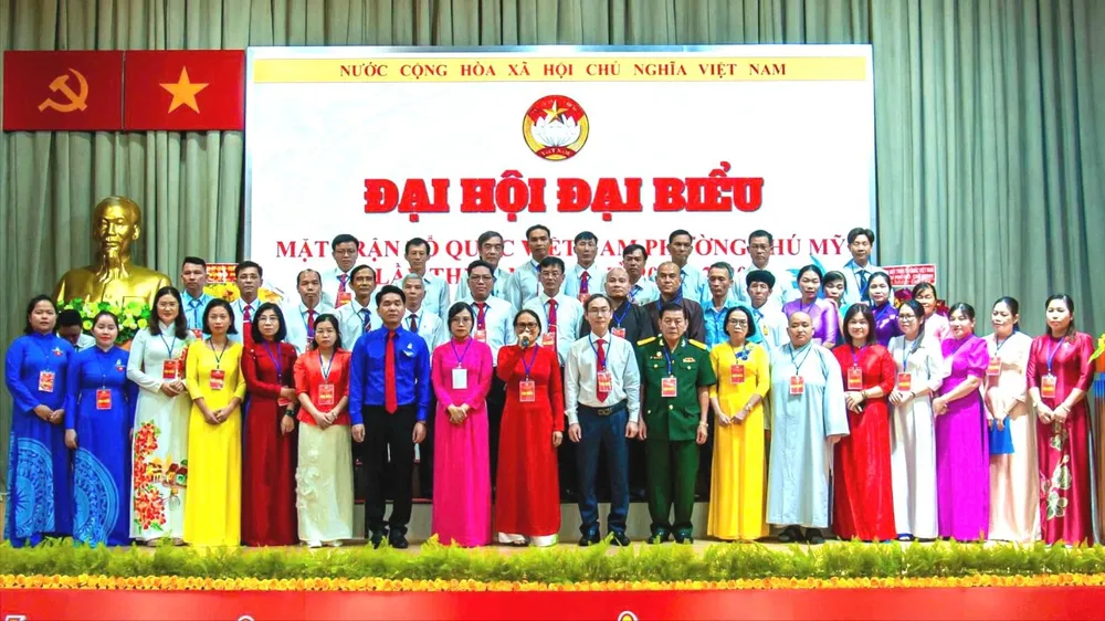 Hướng mục tiêu xây dựng phường đô thị, cảng thông minh