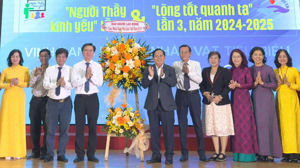 Báo Người Lao Động trao giải 2 cuộc thi “Người Thầy kính yêu” và "Lòng tốt quanh ta"