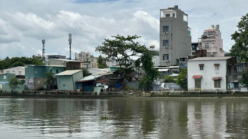 Bờ kè Thanh Đa, phường Bình Thạnh, TPHCM. Ảnh: THANH HIỀN