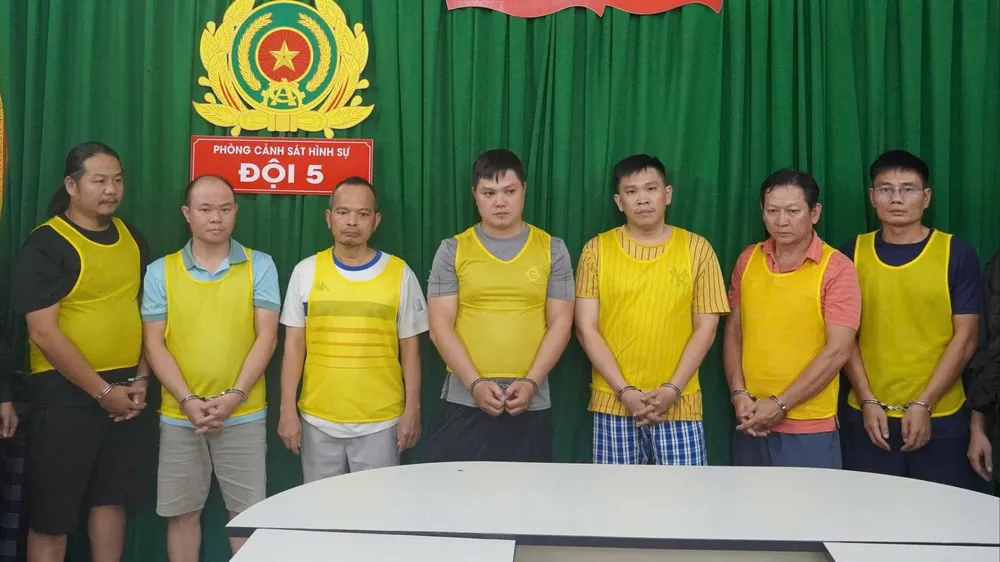 TPHCM: Triệt phá đường dây tổ chức đánh bạc, đánh bạc qua mạng