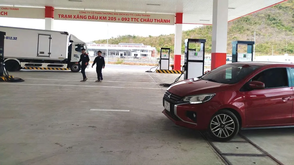 Trạm xăng tại Km205 thuộc đường cao tốc Vĩnh Hảo - Phan Thiết (tỉnh Lâm Đồng) thông báo hết xăng