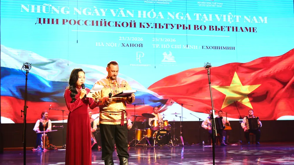 Dàn hợp xướng Dân gian Nga Omsk mang đến chương trình nghệ thuật đặc sắc “Những người thừa kế Siberia”