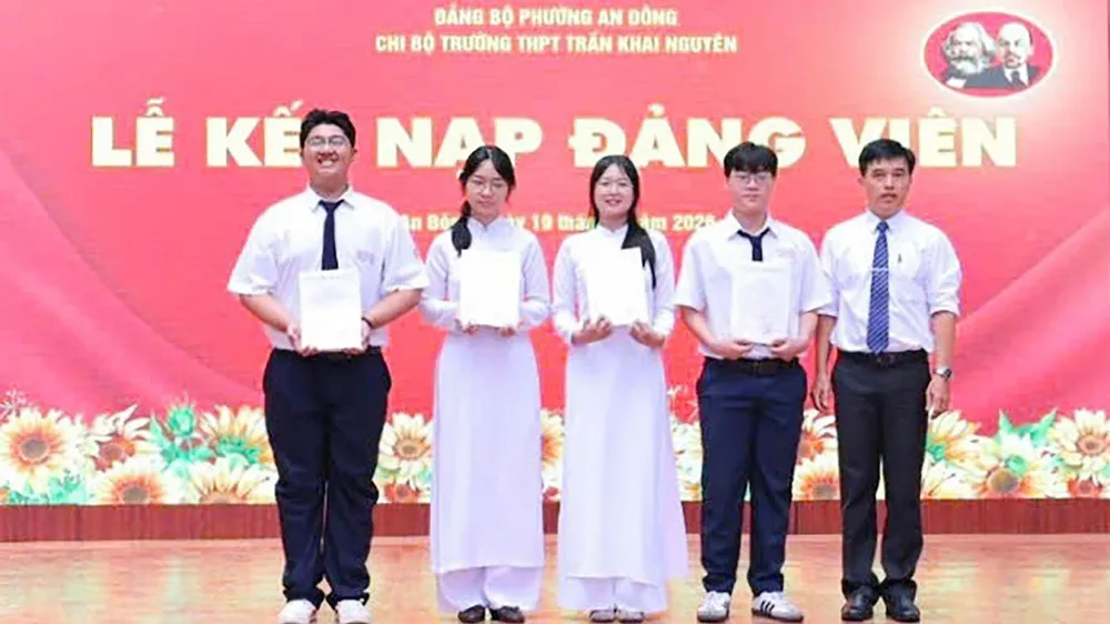 Tạo sự liền mạch về phát triển Đảng trong trường học