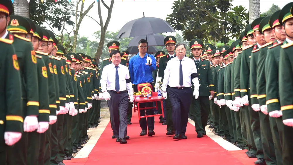 Đưa 173 hài cốt liệt sĩ về với đất mẹ