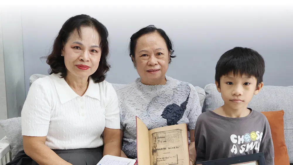Hồ sơ kỷ vật của mẹ