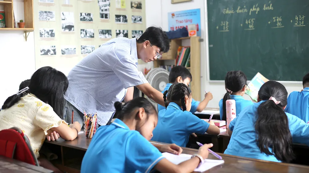 Miễn phí sách giáo khoa: Những người mẹ xóm trọ nhẹ nỗi lo cơm áo
