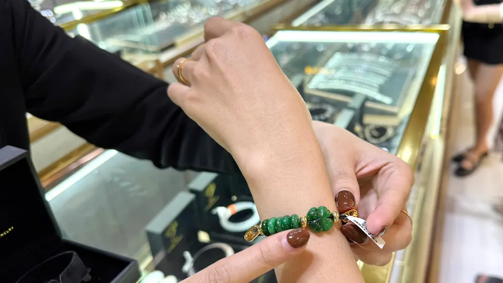 Mượn danh phỉ thúy, móc túi người tiêu dùng
