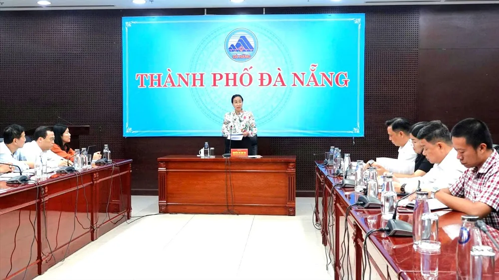 Phó Chủ tịch UBND TP Đà Nẵng Nguyễn Thị Anh Thi chủ trì cuộc họp. Ảnh: XUÂN QUỲNH
