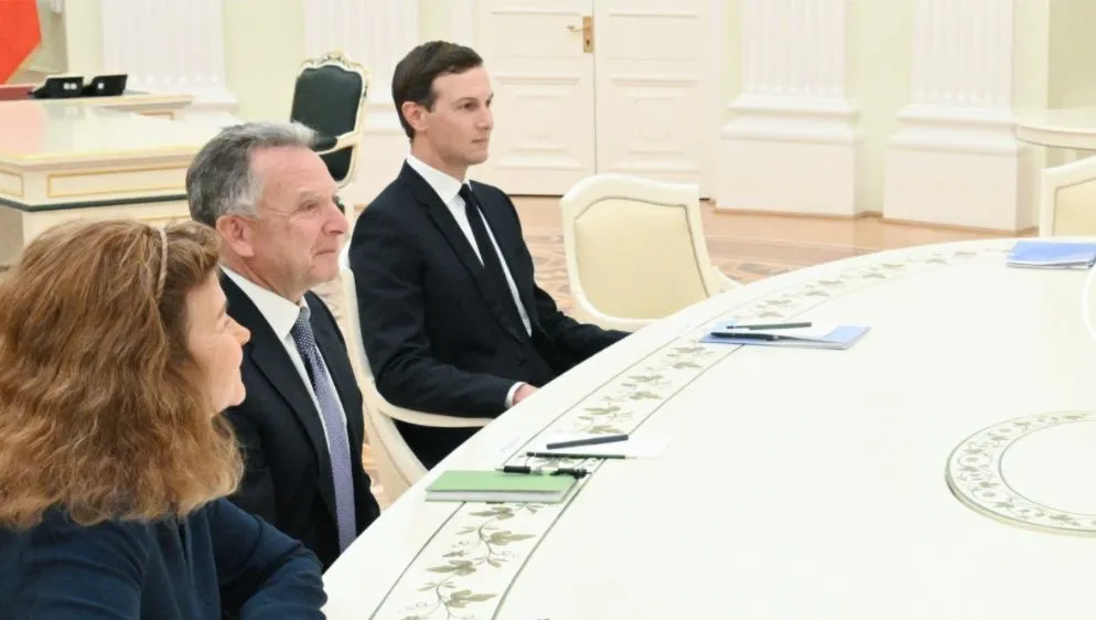 Đặc phái viên Steve Witkoff và Jared Kushner đến Nga năm 2025. Ảnh: PRESIDENT OF RUSSIA/ KRISTINA KOMILITSYNA 