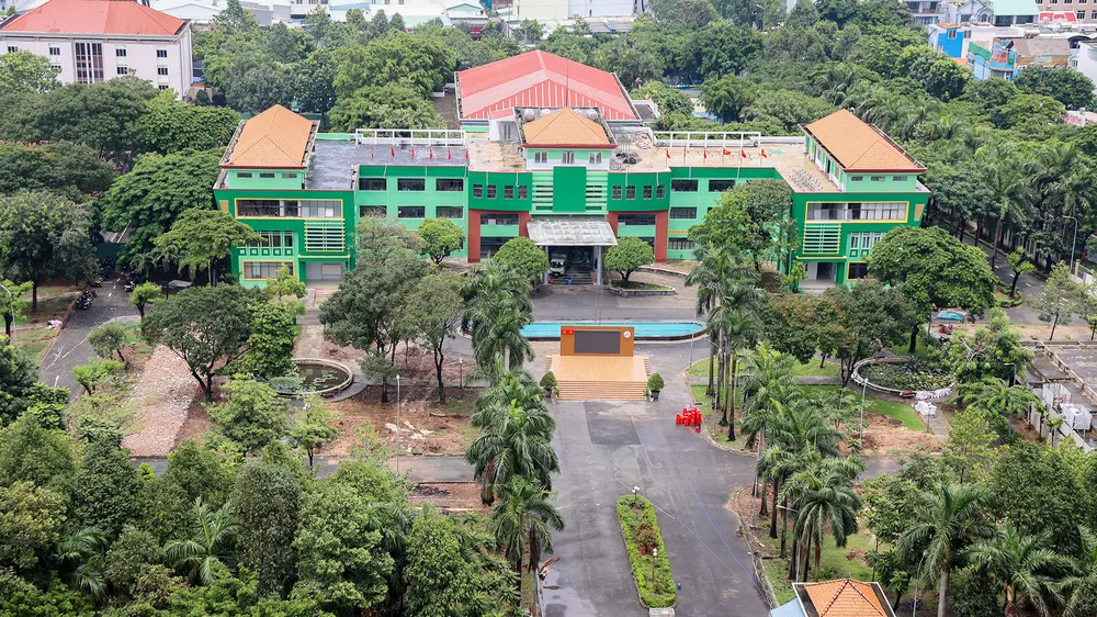 Nhiều trụ sở dôi dư được chuyển thành trường học, bệnh viện