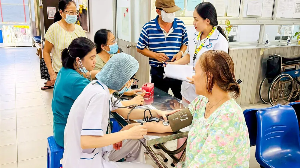 Gian nan tuyển dụng và giữ chân bác sĩ trẻ