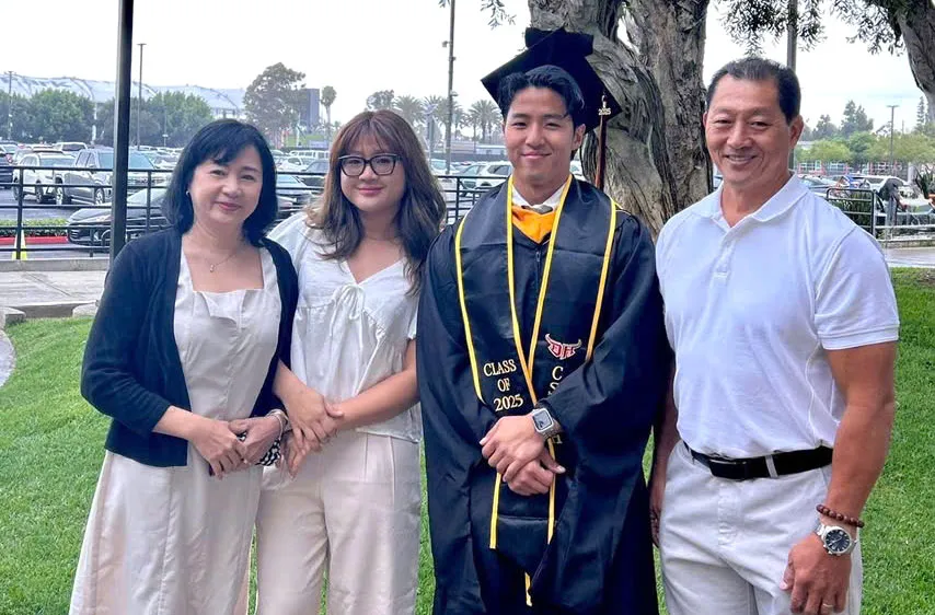 Cha con cùng nhóm máu... “thể hình”