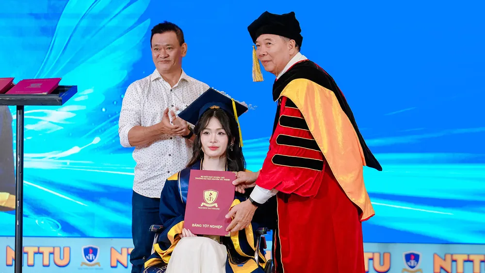 Tấm bằng của nghị lực