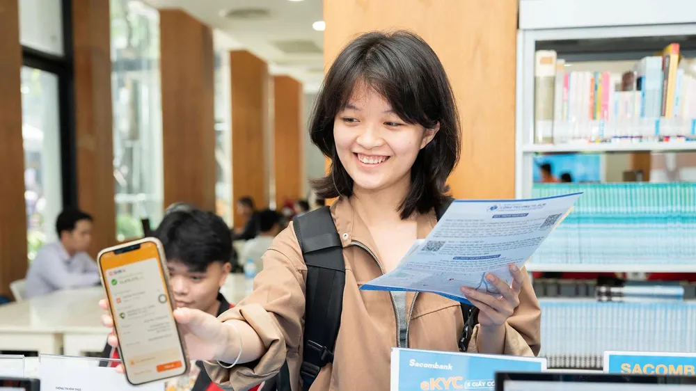 Nhập học thời số hóa: Thuận tiện phải đi cùng an toàn