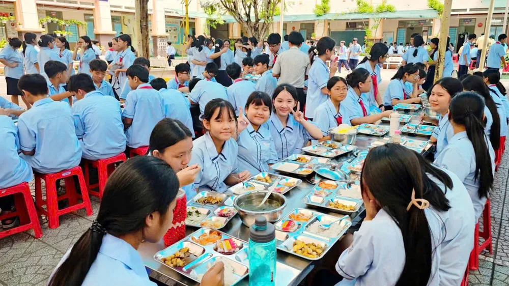 Quản lý bữa ăn bán trú: Phải chấm dứt “trách nhiệm chung chung”!
