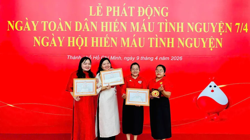 Những cặp sinh đôi với hành trình hiến máu nhân đạo