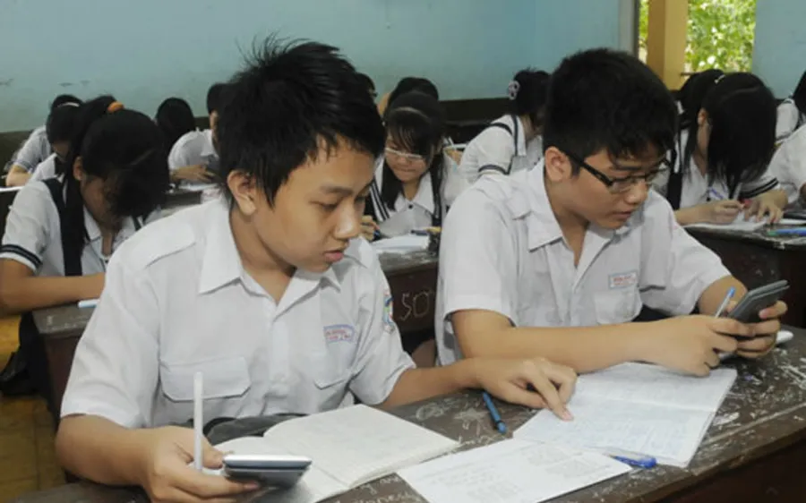 Học sinh lớp 9 trường THCS Kim Đồng, Q.5, TPHCM trong giờ ôn môn Toán. Ảnh minh họa