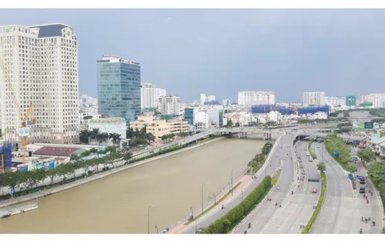 Dự án cải tạo kênh Tàu Hủ - Bến Nghé - Đôi - Tẻ sử dụng nguồn vốn ODA của Nhật Bản. Ảnh: MỸ HẠNH