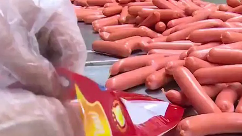 Mỹ thu hồi 16 tấn xúc xích “bẩn”