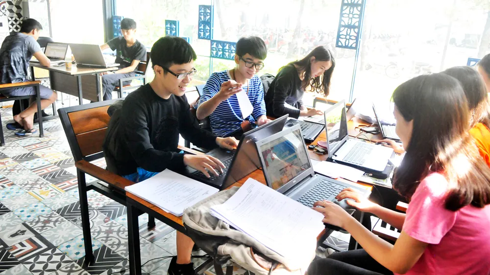 Các startup làm việc trong không gian Sáng kiến hỗ trợ đổi mới sáng tạo và khởi nghiệp