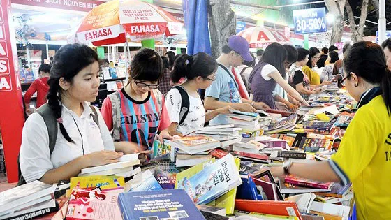 Tôn vinh sách bán chạy
