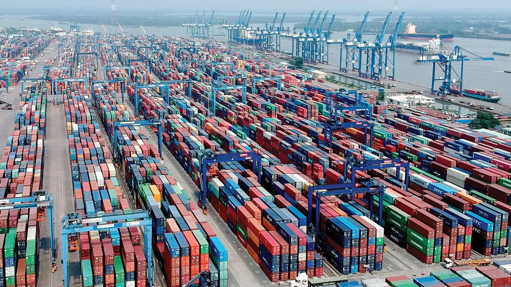 Chi phí logistics cao làm tăng chi phí của doanh nghiệp. Ảnh: CAO THĂNG
