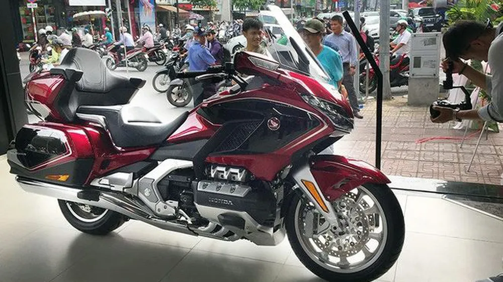 Bãi bỏ quy định cấp phép nhập khẩu với xe gắn máy từ 175cm³ trở lên
