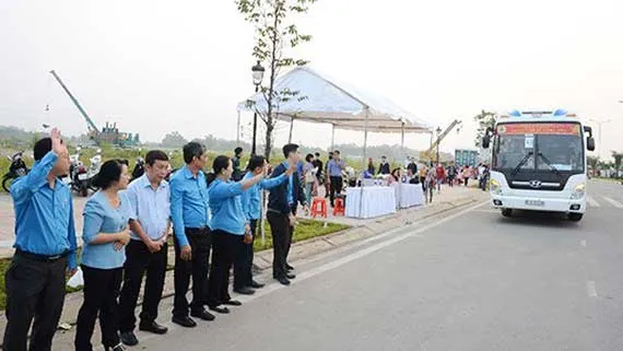Miễn phí vé xe tết cho hơn 1.200 công nhân có hoàn cảnh khó khăn
