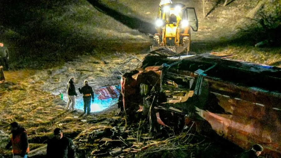 CH Bắc Macedonia: Xe buýt rơi xuống vực, 13 người chết