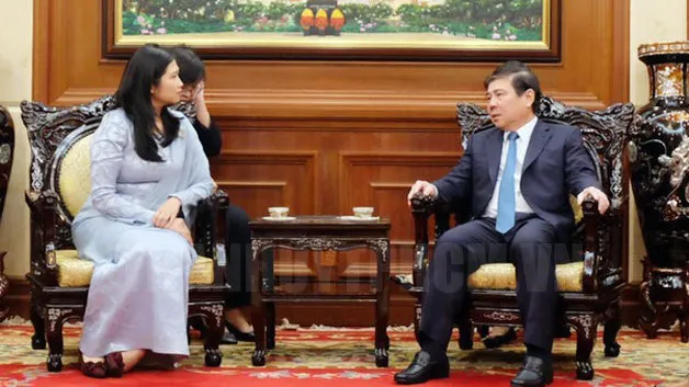 Chủ tịch UBND TPHCM Nguyễn Thành Phong tiếp tân Tổng Lãnh sự Malaysia
