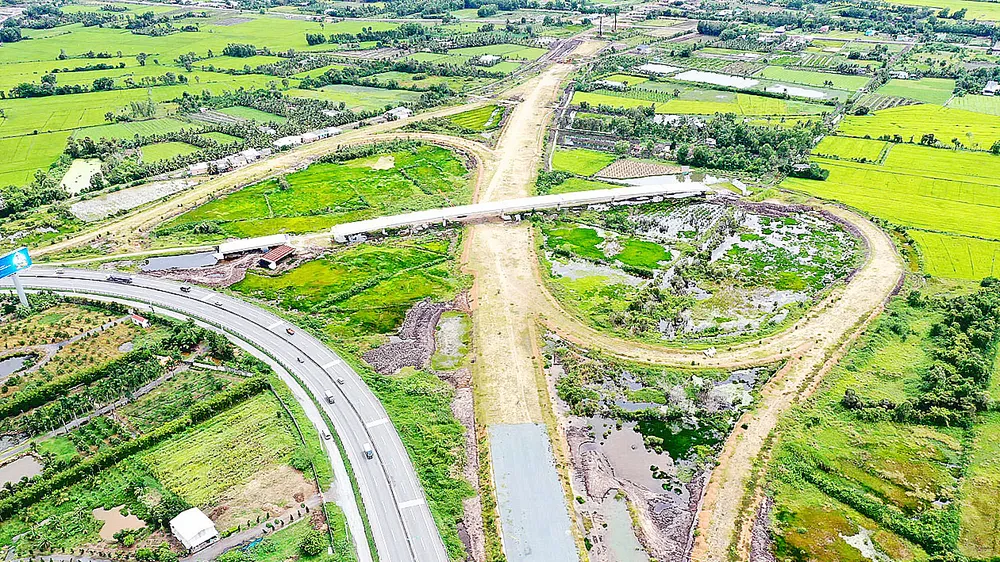 Dự án cao tốc Trung Lương - Mỹ Thuận. Ảnh: HOÀNG HÙNG