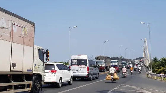 Cấm xe 3 trục qua cầu Rạch Miễu dịp tết