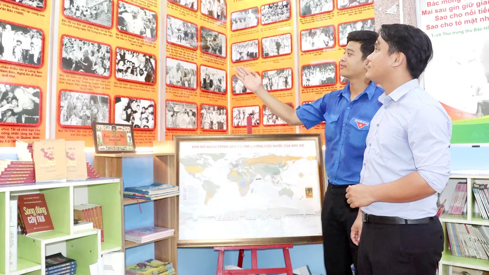 Xây dựng Không gian văn hóa Hồ Chí Minh cả về văn hóa vật thể, phi vật thể và trên không gian mạng
